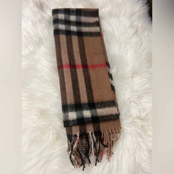 Burberry Classic Check Scarf in Brown and Tan. Excellent condition - Picture 8 of 8